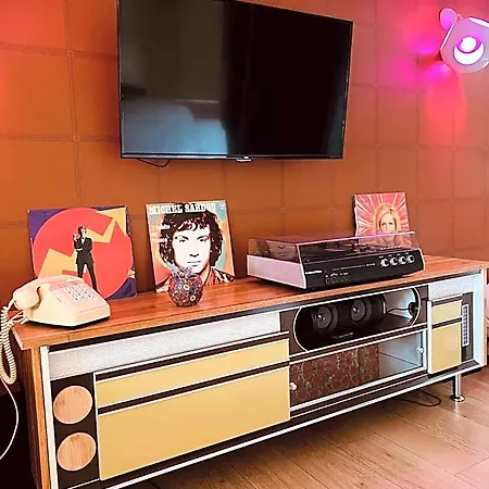 - Abella Box, Location Adulte Hotel